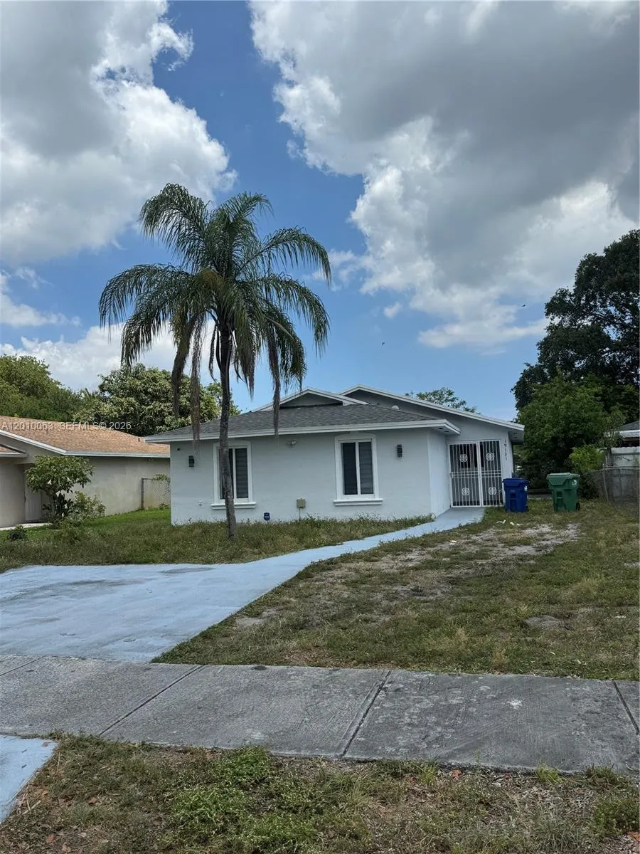 19131 NW 33rd Ct, Miami Gardens FL 33056