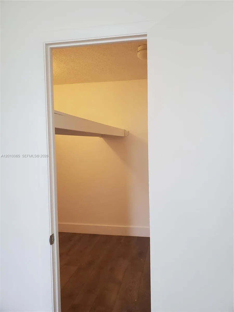 496 NW 165th St Rd # 412, Miami FL 33169