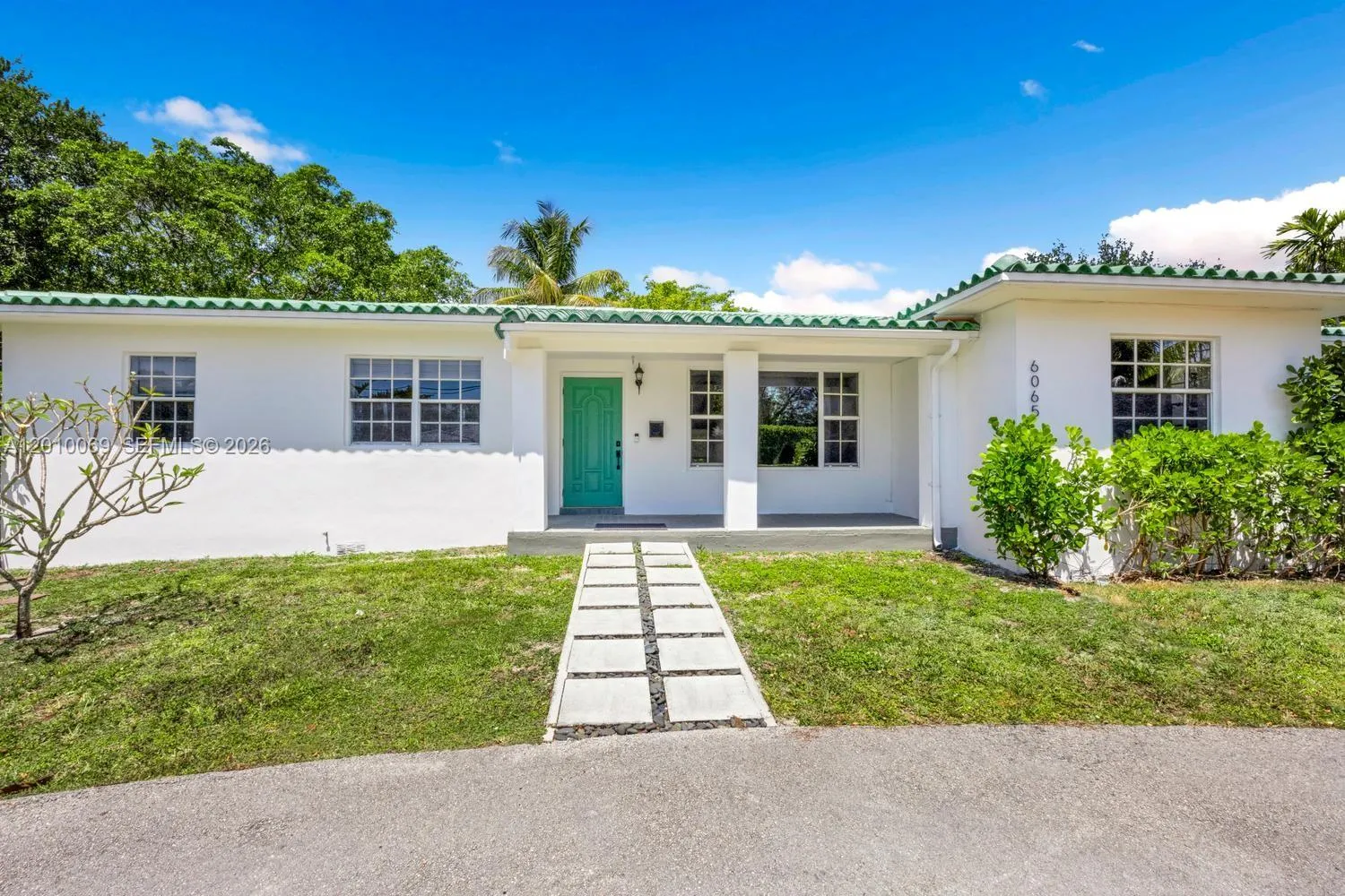 6065 N Waterway Dr, Miami FL 33155