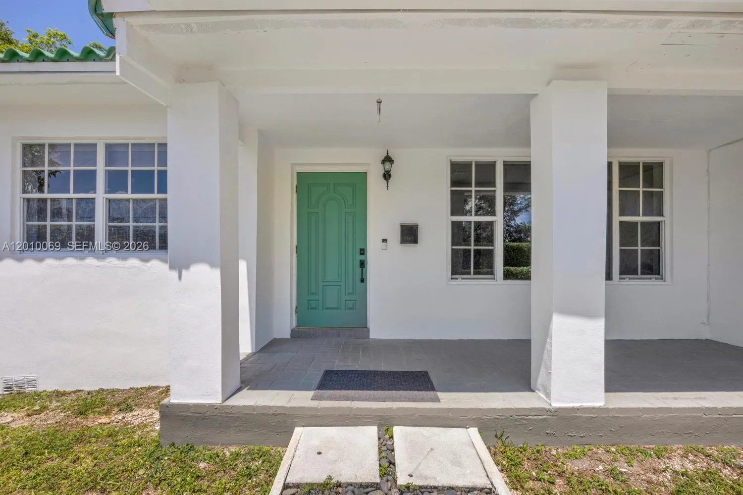 6065 N Waterway Dr, Miami FL 33155