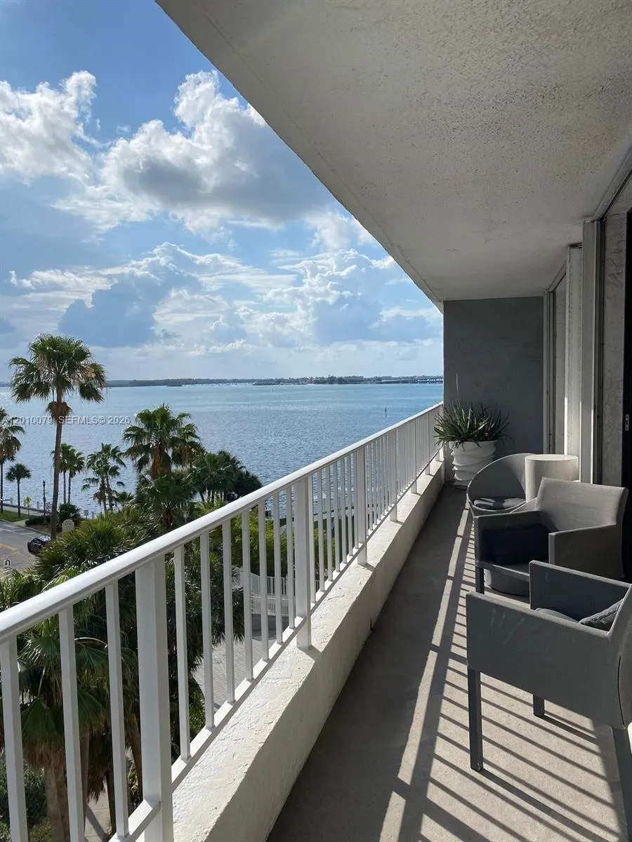 200 SE 15th Rd # 7I, Miami FL 33129