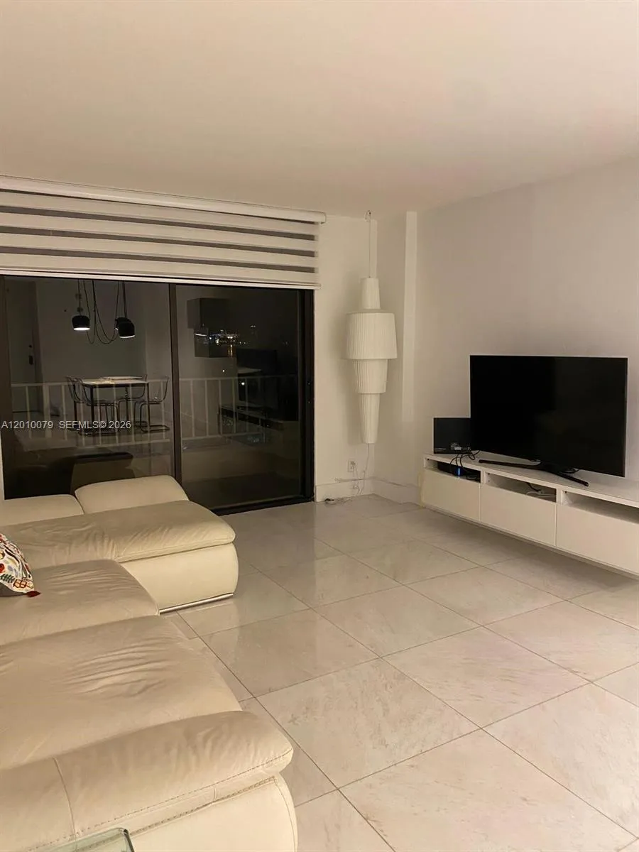 200 SE 15th Rd # 7I, Miami FL 33129