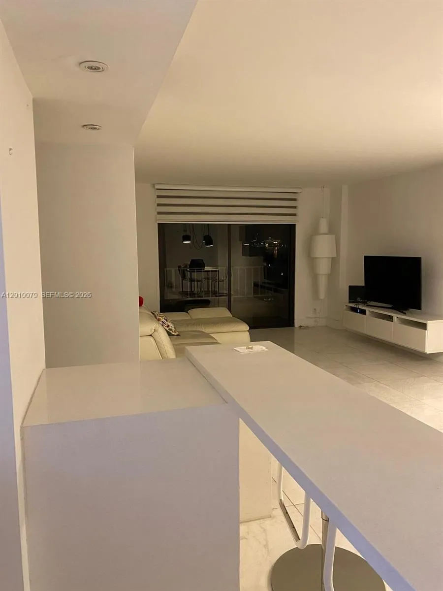 200 SE 15th Rd # 7I, Miami FL 33129
