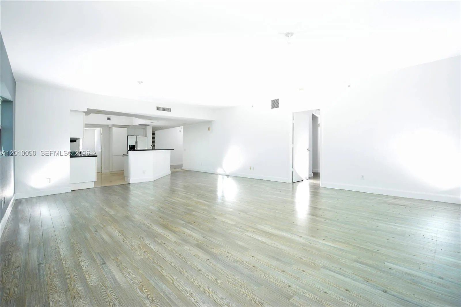 14951 Royal Oaks Ln # 1609, North Miami FL 33181