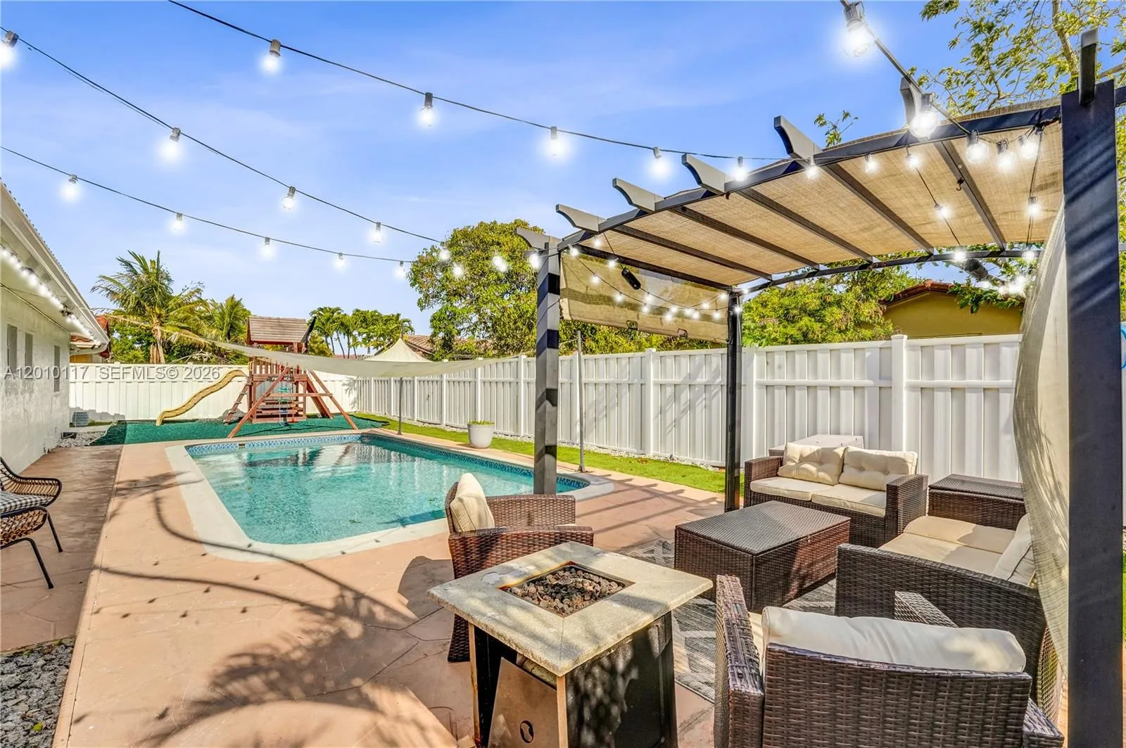 7511 NW 41st St, Coral Springs FL 33065