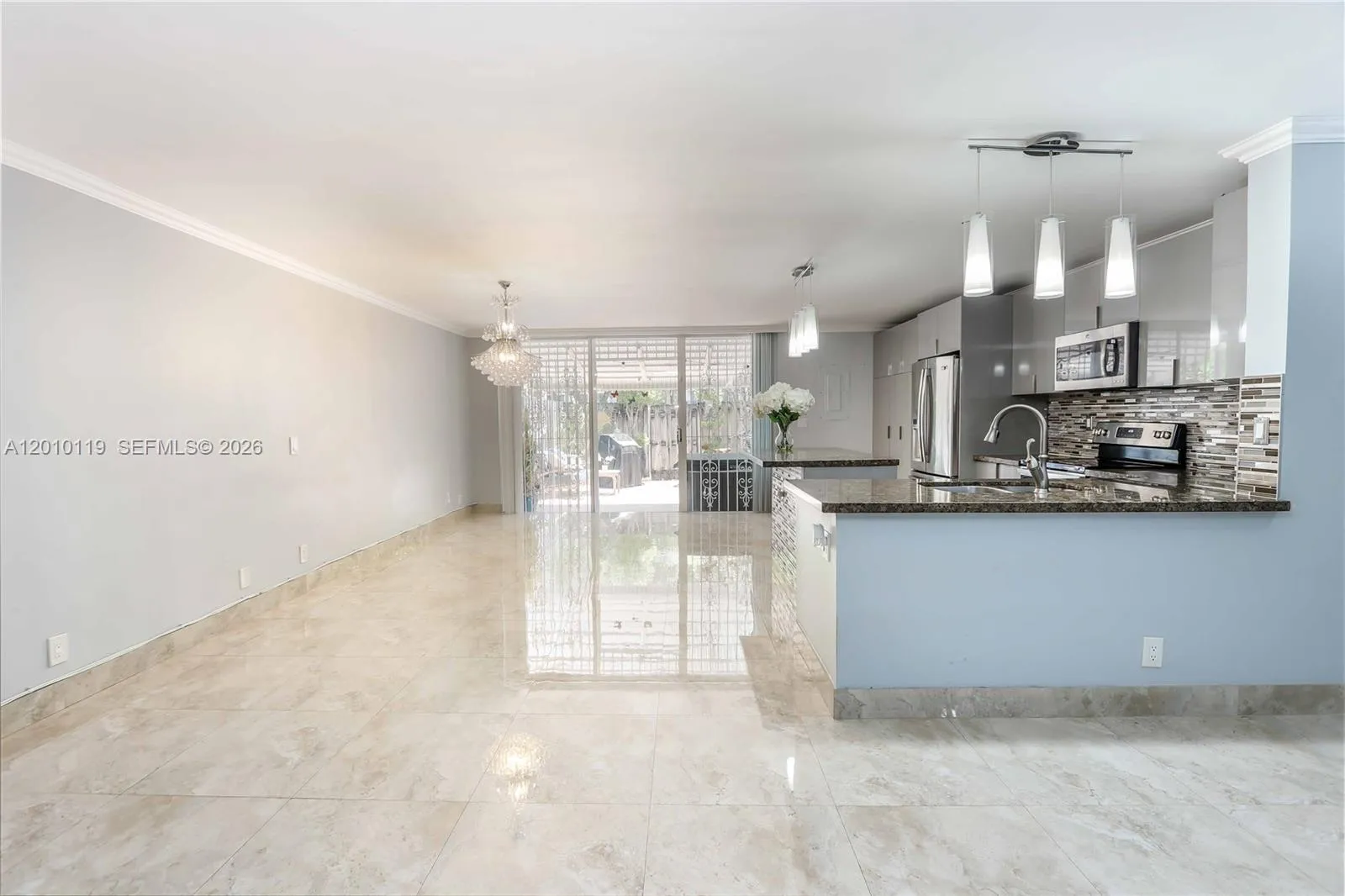 928 NE 27th Ave, Hallandale Beach FL 33009