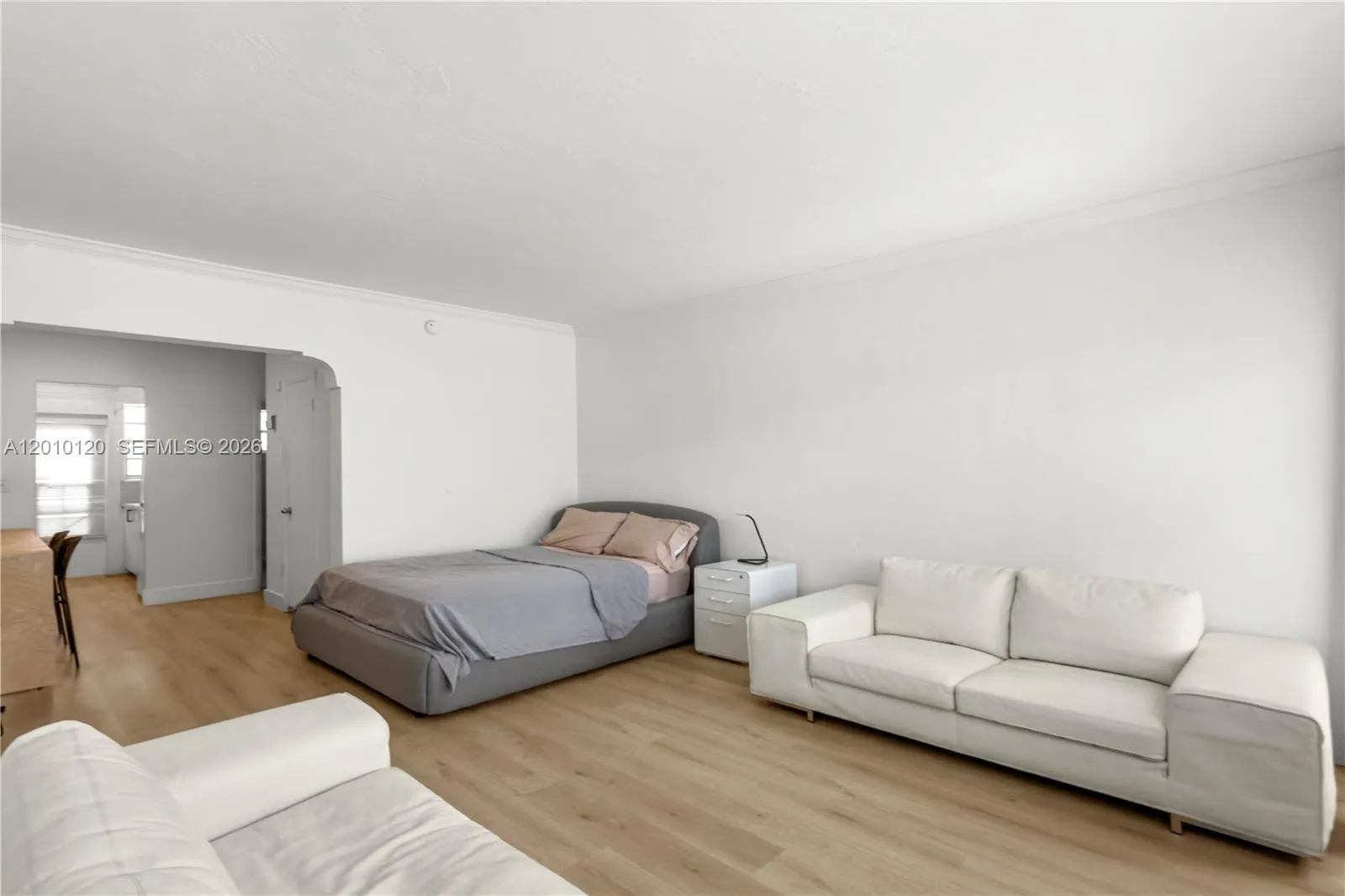 717 Espanola Way # 111, Miami Beach FL 33139