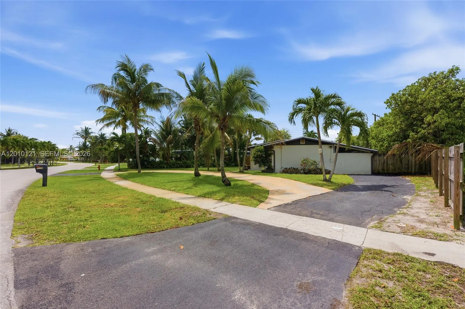 1118 NW 16th St, Fort Lauderdale FL 33311