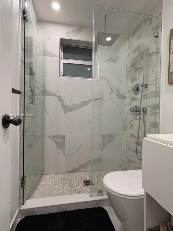 1043 NW 2nd St # 3, Miami FL 33128