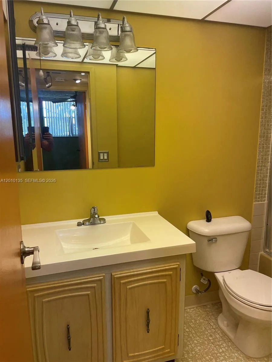 2861 Somerset Dr # 107, Lauderdale Lakes FL 33311