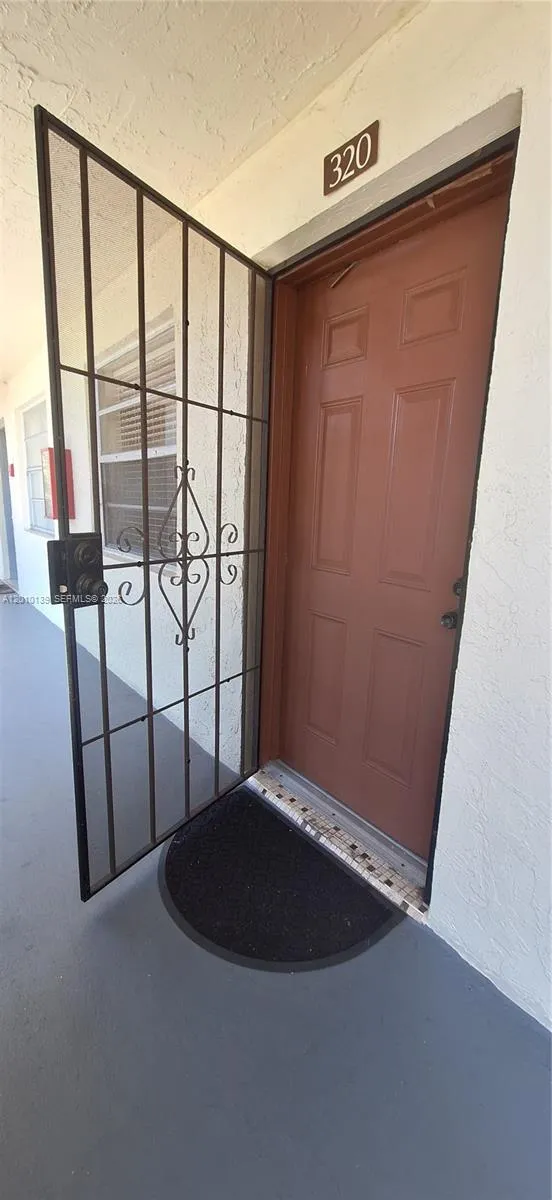 3000 NW 48th Ter # 320, Lauderdale Lakes FL 33313