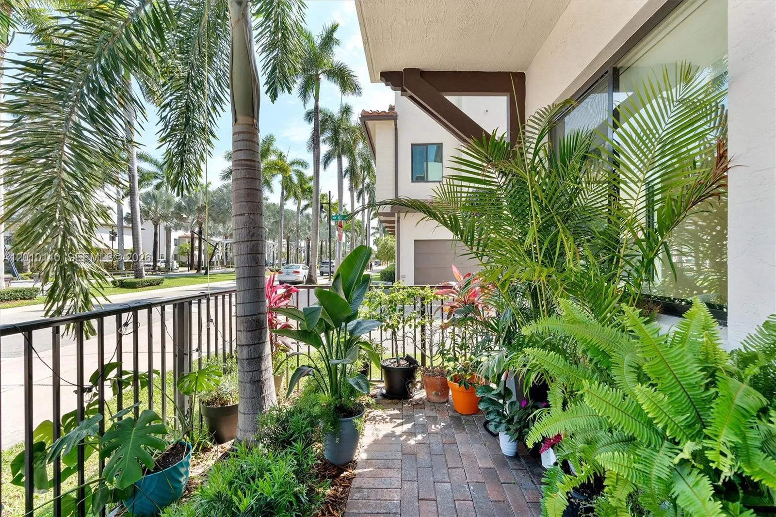 8368 Central Park Blvd, Doral FL 33166