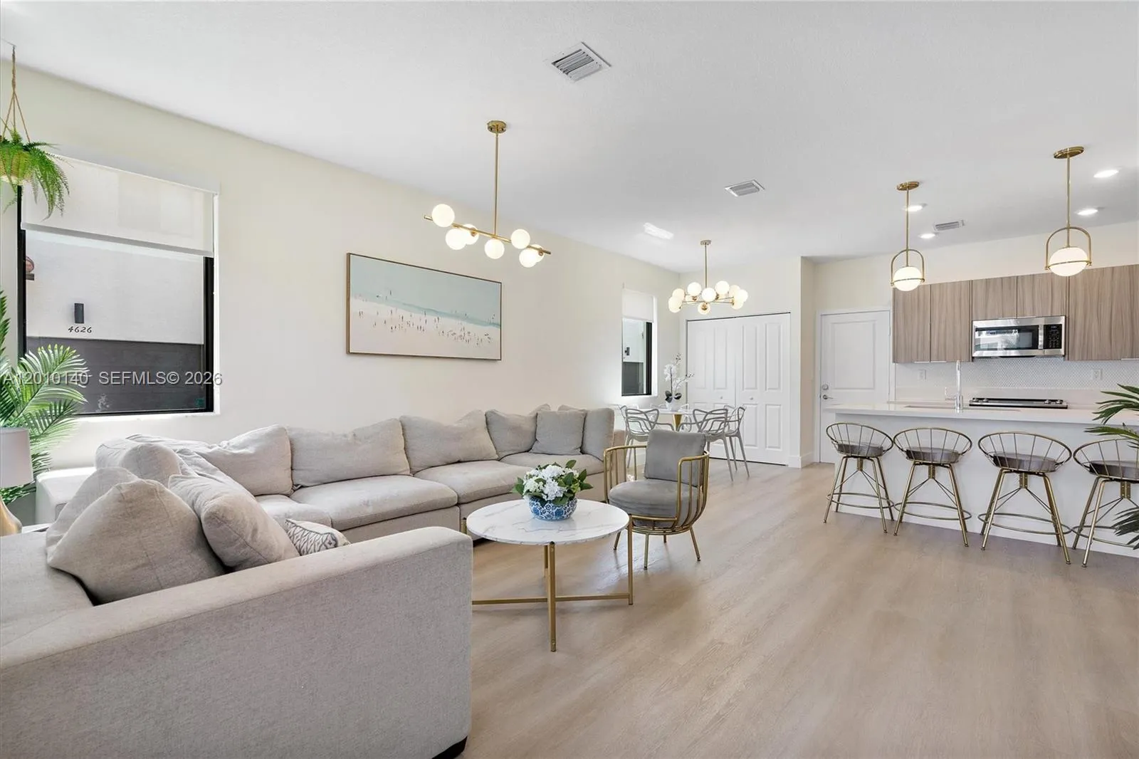 8368 Central Park Blvd, Doral FL 33166