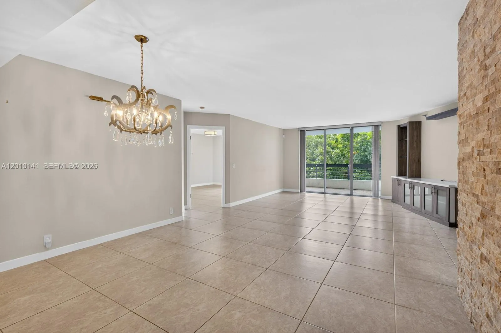 3500 Mystic Pointe Dr # 302, Aventura FL 33180