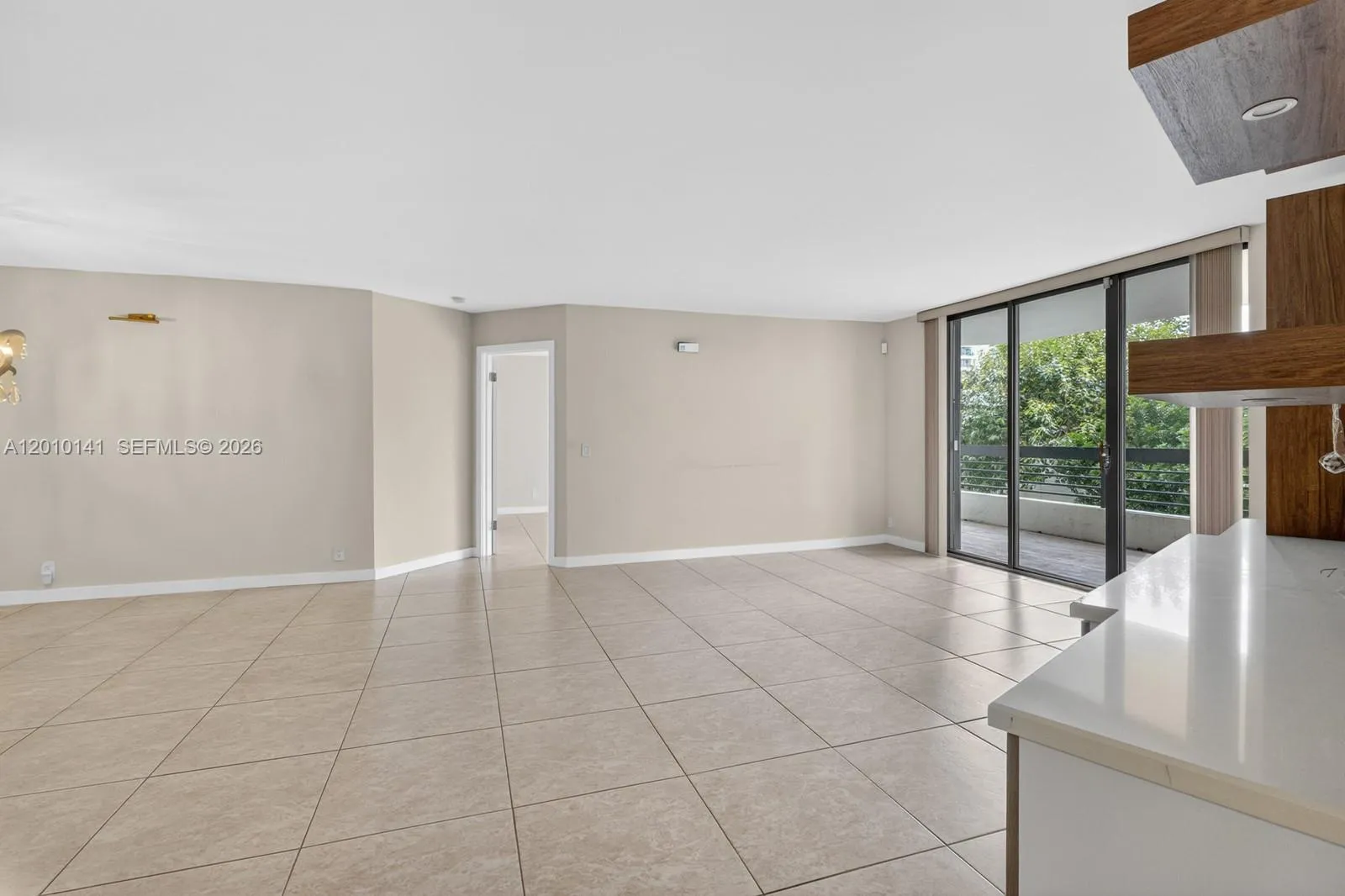 3500 Mystic Pointe Dr # 302, Aventura FL 33180