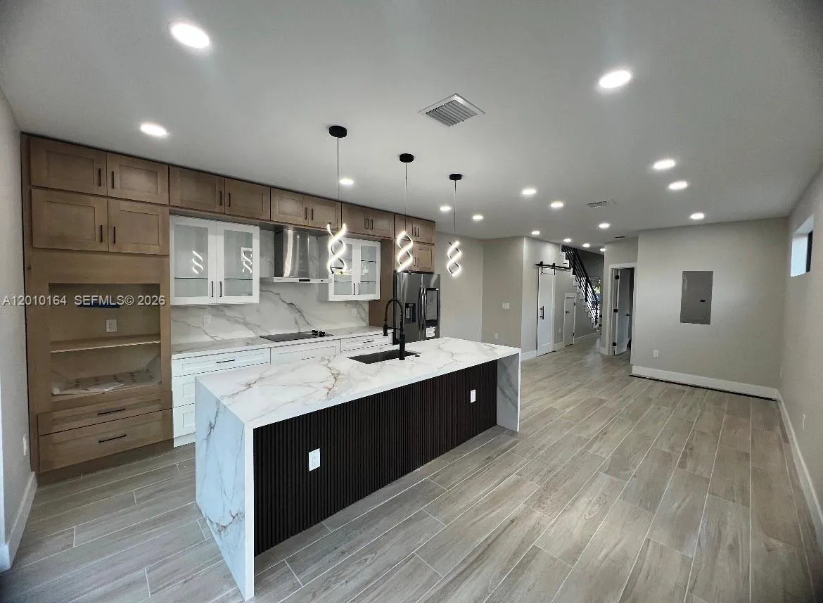 1816 NW 49th St, Miami FL 33142