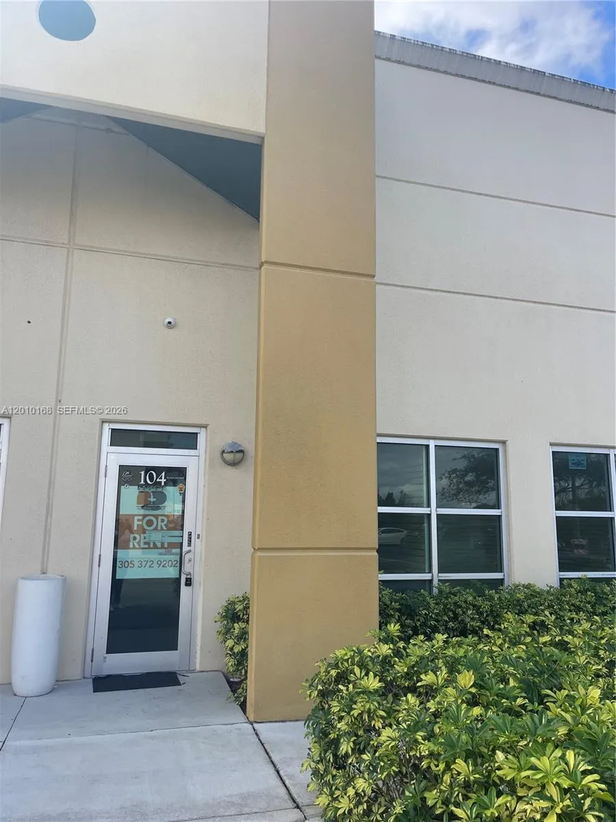 10388 W State Road 84 # 102, Davie FL 33324