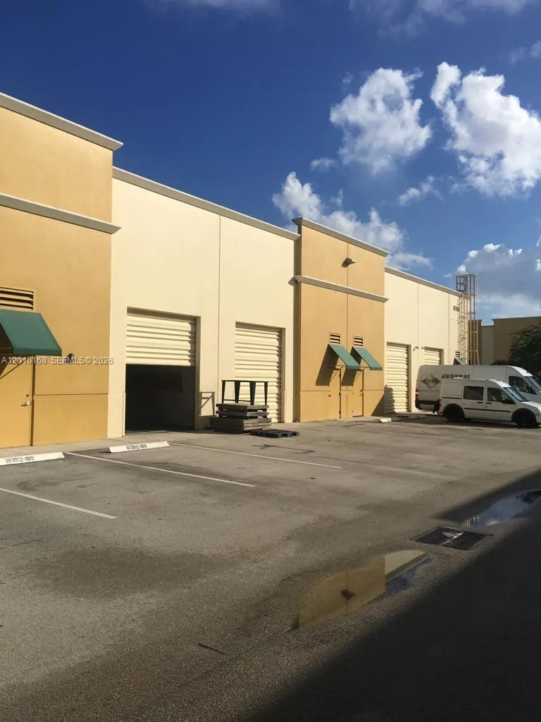10388 W State Road 84 # 102, Davie FL 33324
