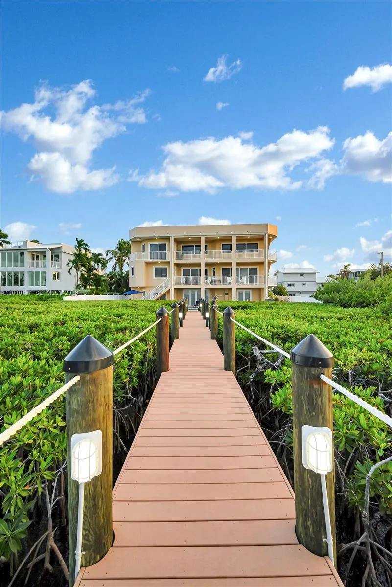 112 N Bounty Ln, Key Largo FL 33037