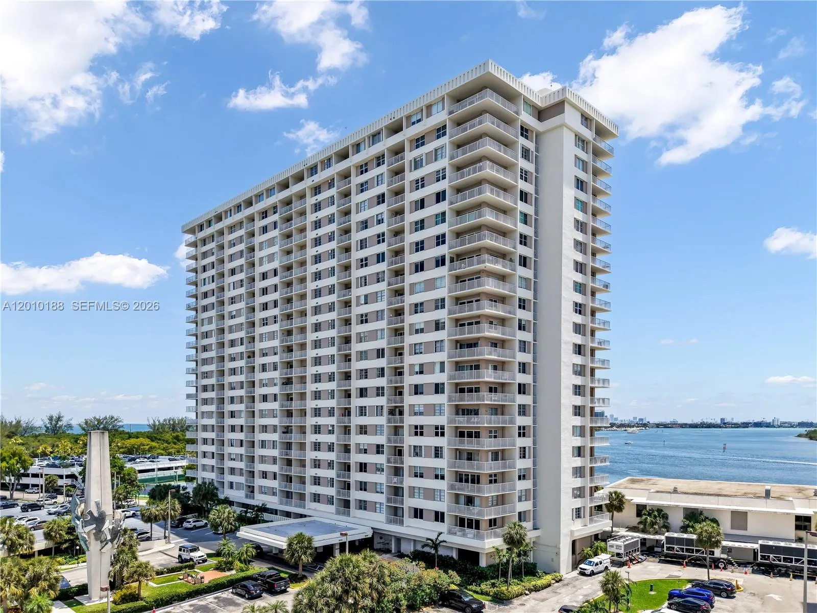 300 Bayview Dr # 605, Sunny Isles Beach FL 33160
