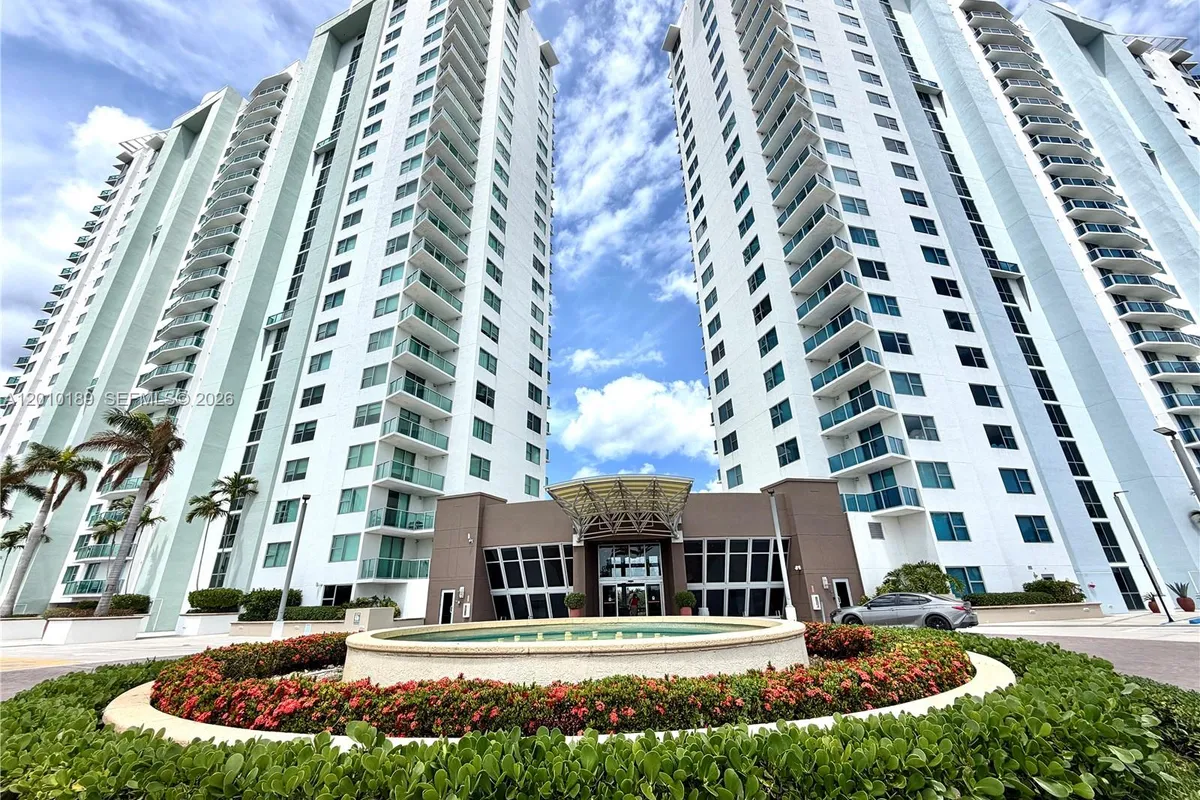 2641 N Flamingo Rd, Sunrise FL 33323