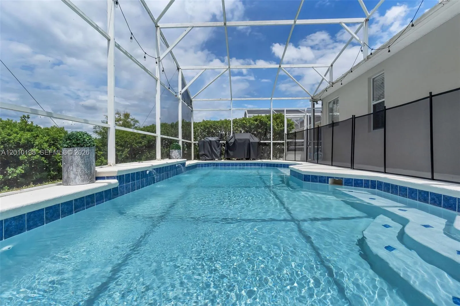 447 Higher Comb Dr, Davenport FL 33897