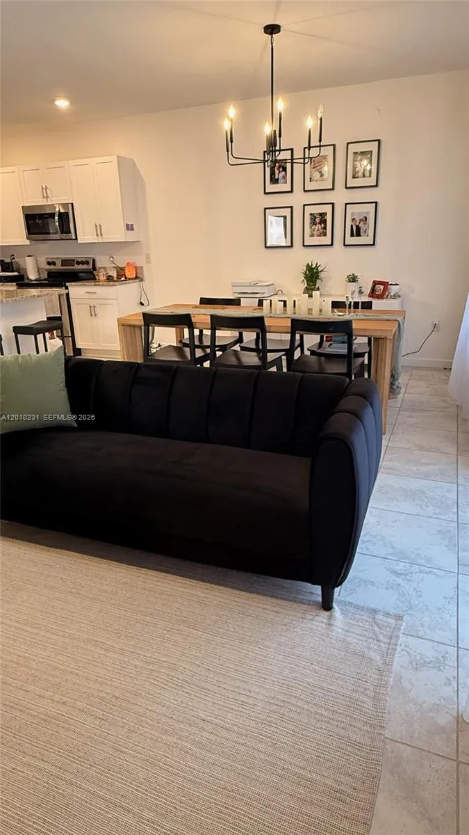 20761 NE 2nd Ct, Miami FL 33179