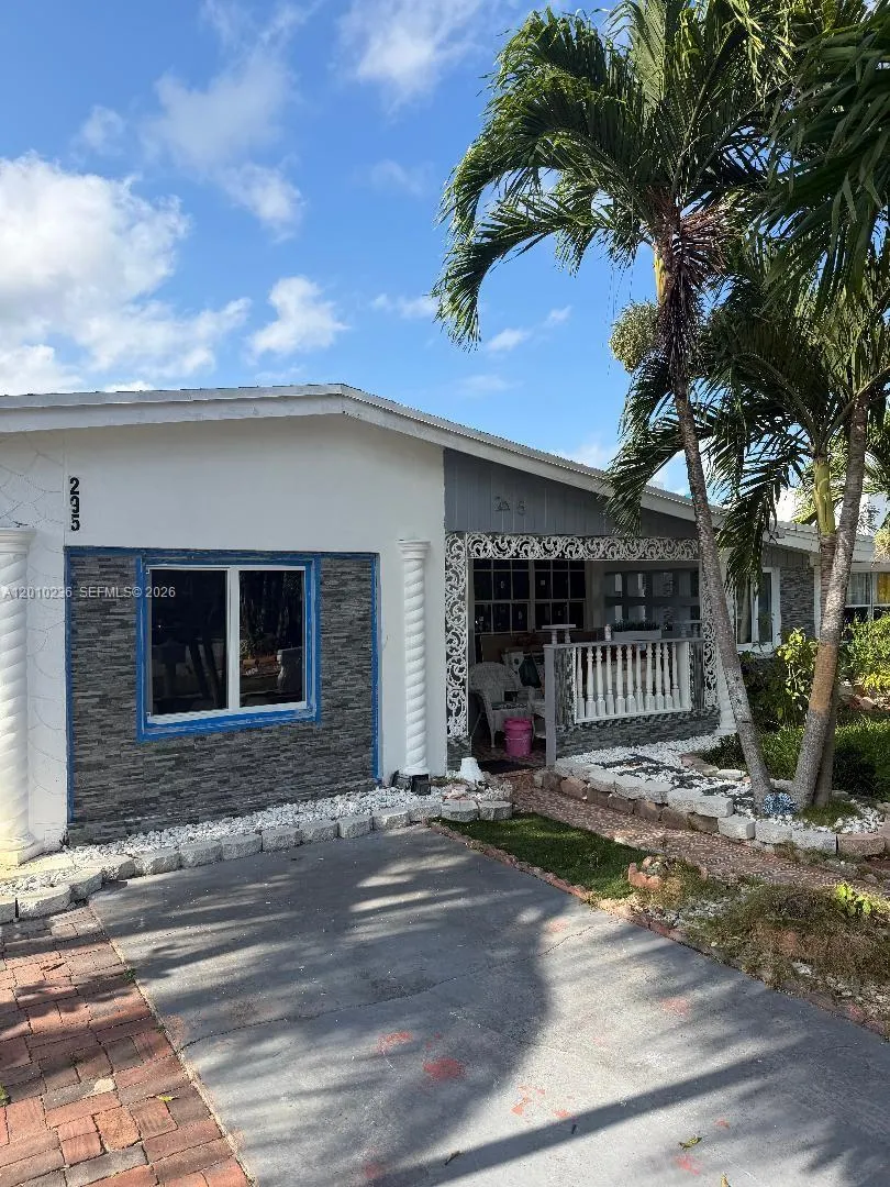 295 NW 122nd St, North Miami FL 33168