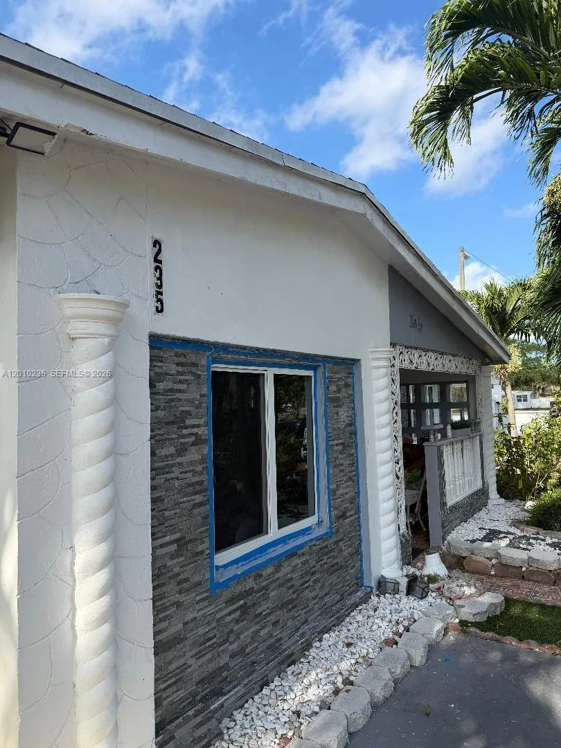 295 NW 122nd St, North Miami FL 33168