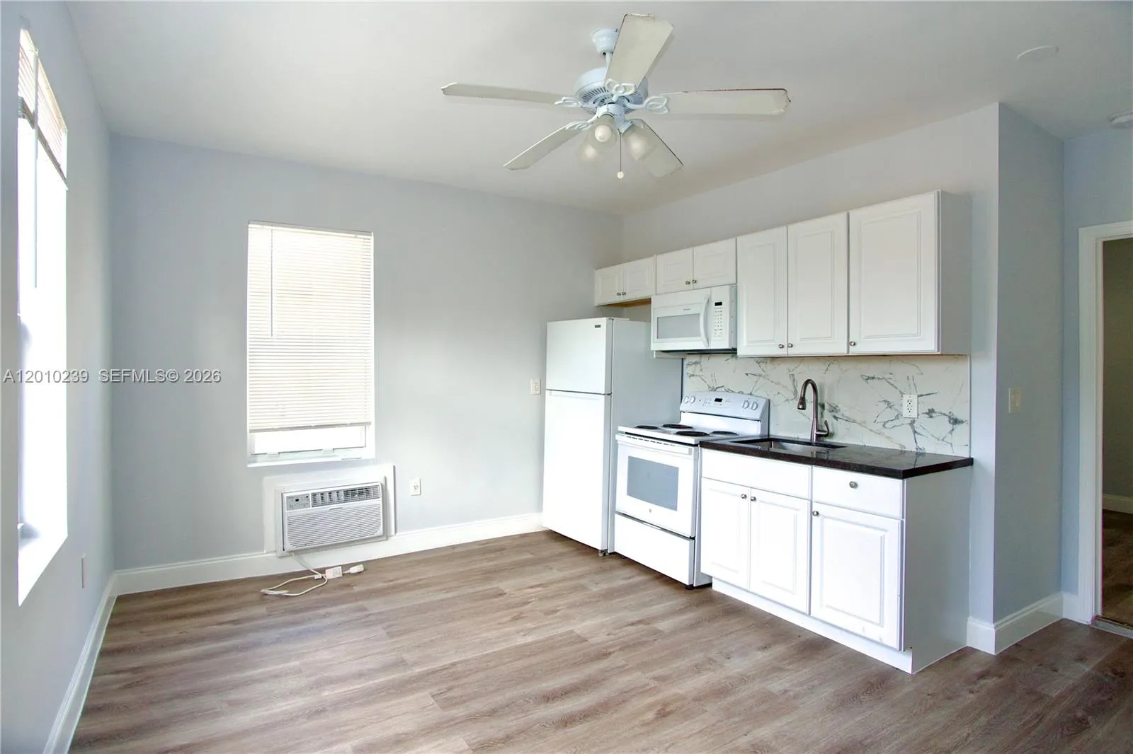 1142 SW 4th St # 15, Miami FL 33130