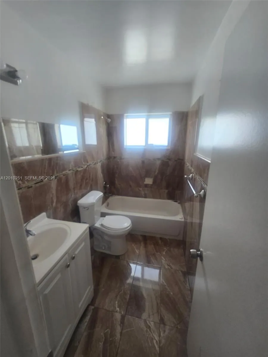 1149 NW 76th St # 1149, Miami FL 33150