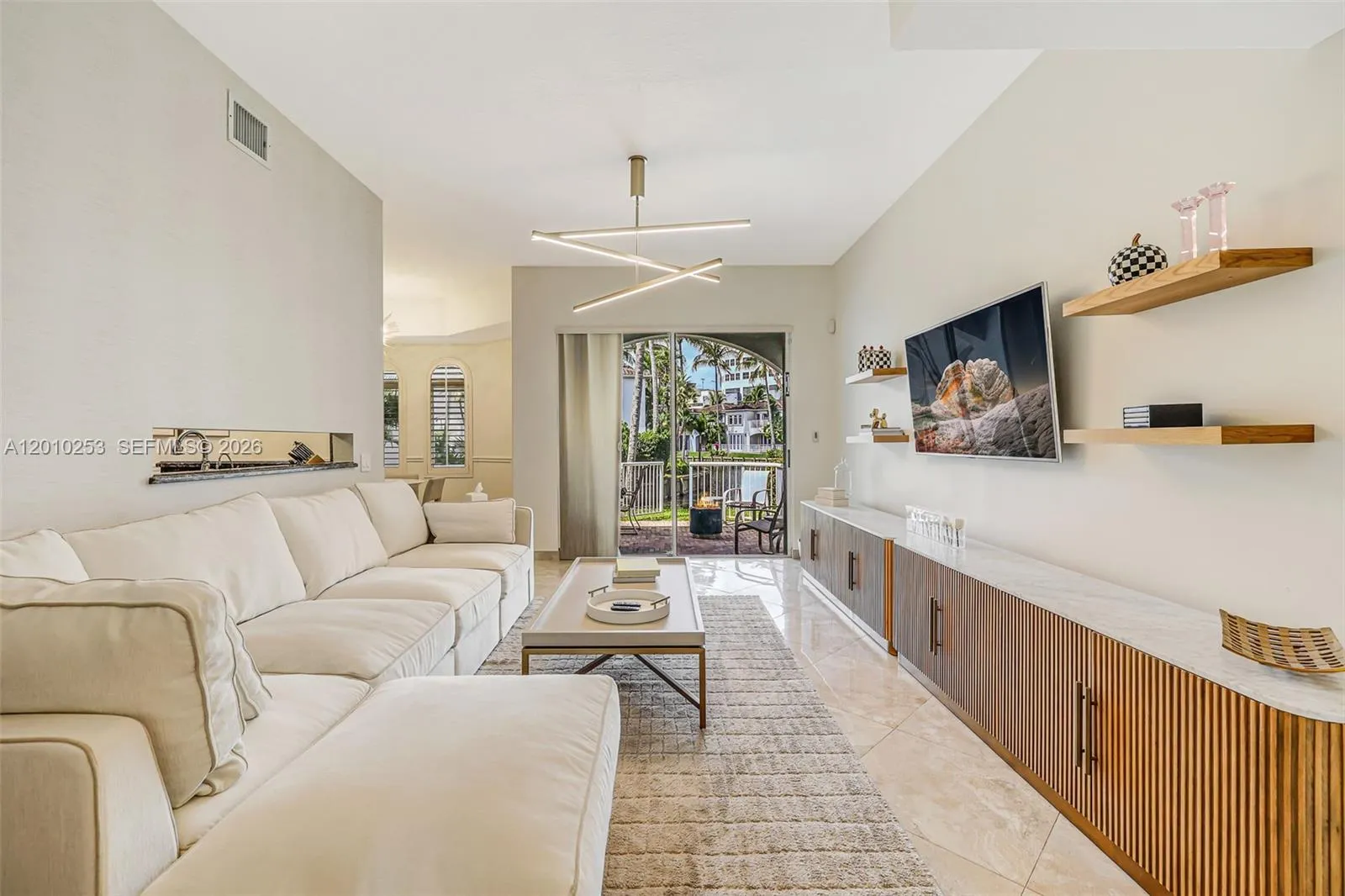 20990 NE 30th Pl, Aventura FL 33180