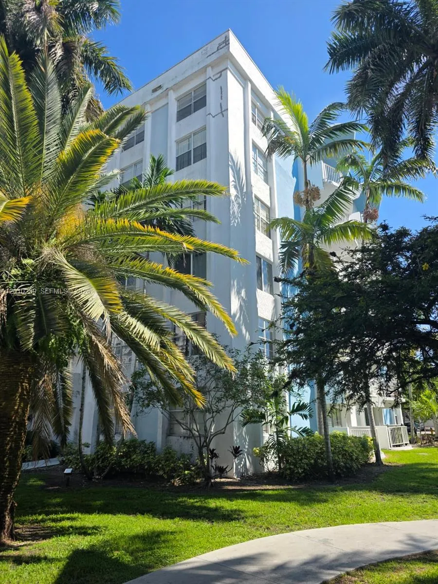 496 NW 165th St Rd # 210, Miami FL 33169