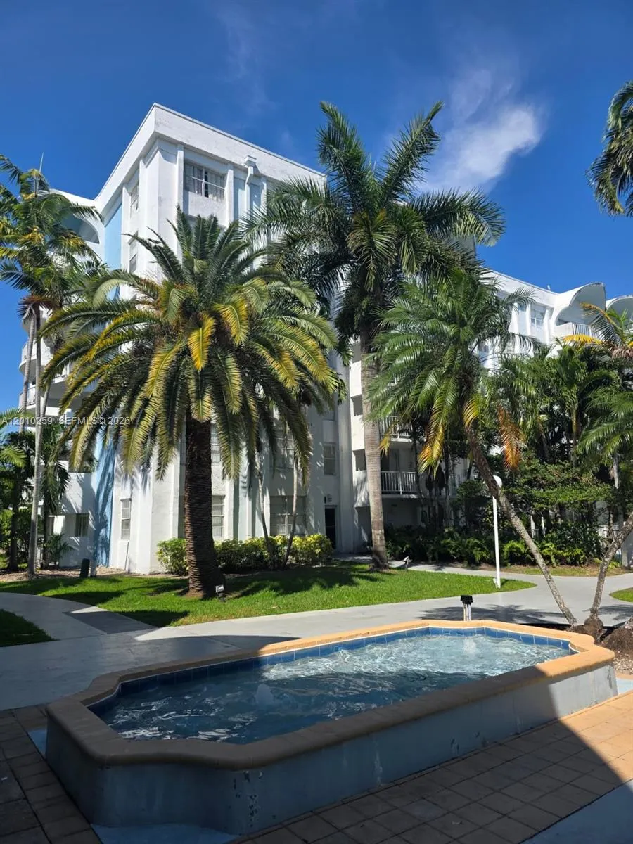 496 NW 165th St Rd # 210, Miami FL 33169