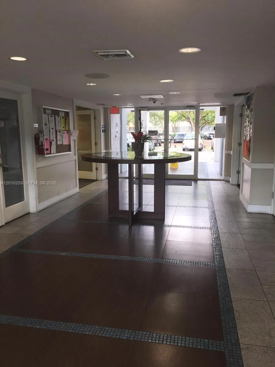 496 NW 165th St Rd # 210, Miami FL 33169
