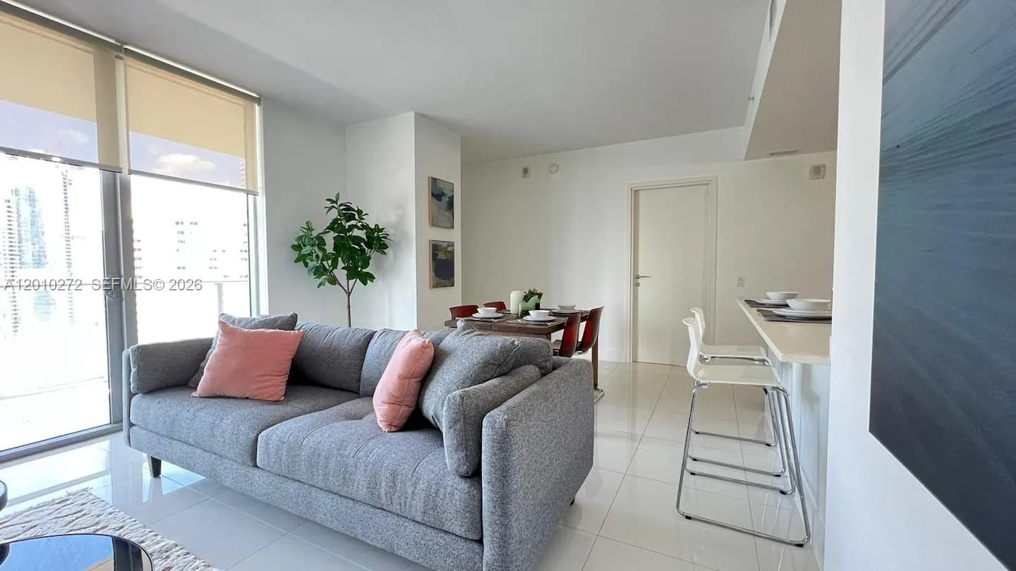 1300 Brickell Bay Dr # 3400, Miami FL 33131