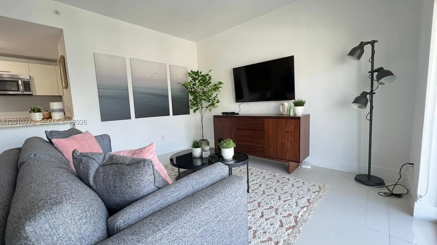 1300 Brickell Bay Dr # 3400, Miami FL 33131