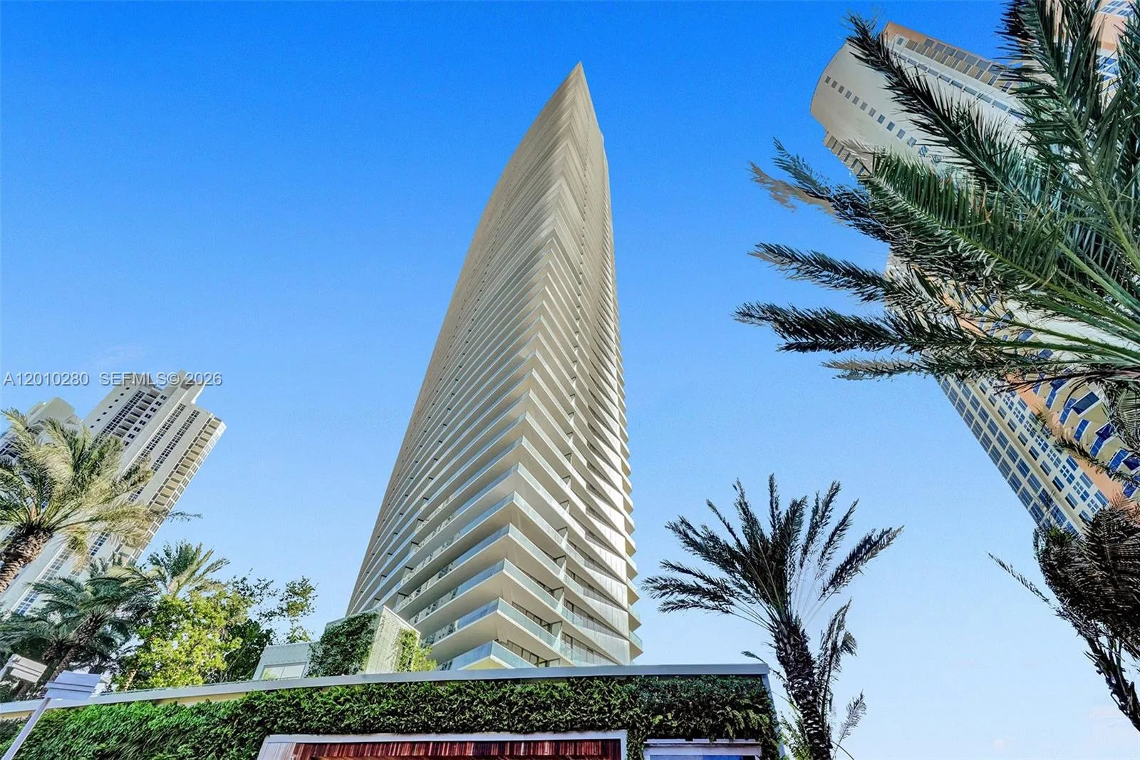 18975 COLLINS AVE # 2001, Sunny Isles Beach FL 33160