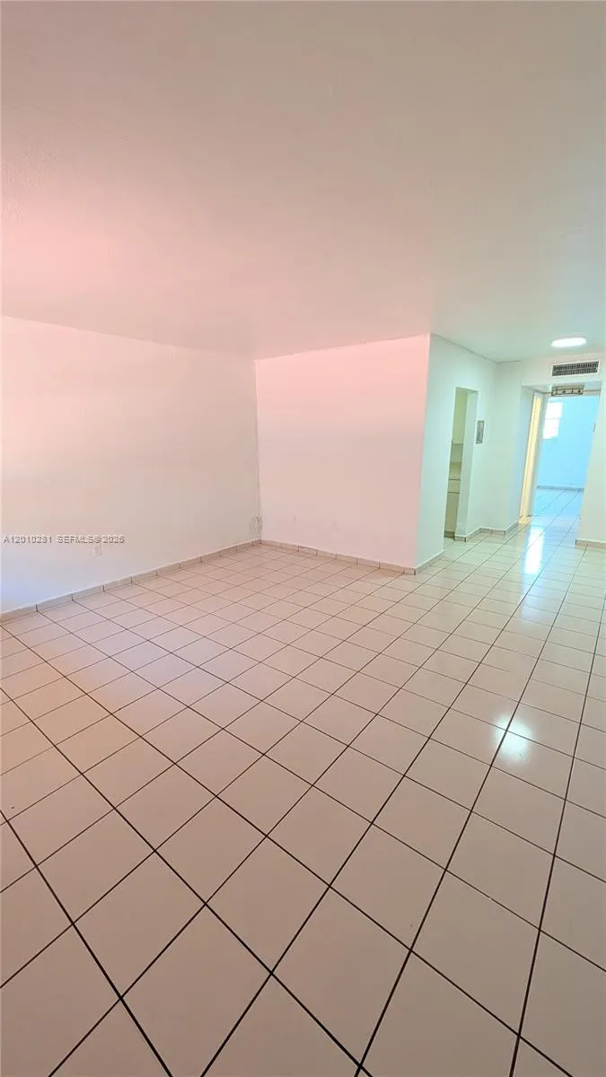 4655 Palm Ave # 124, Hialeah FL 33012