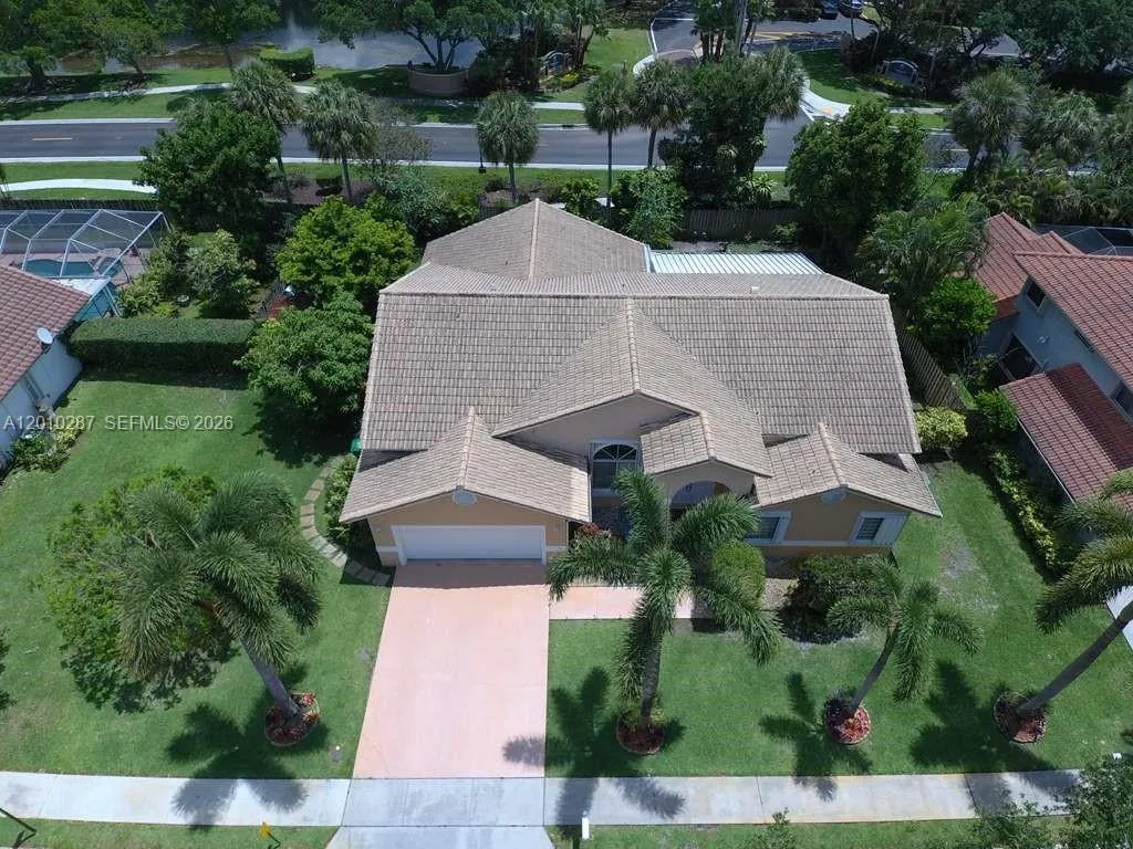 1231 SW 102nd Ave, Pembroke Pines FL 33025