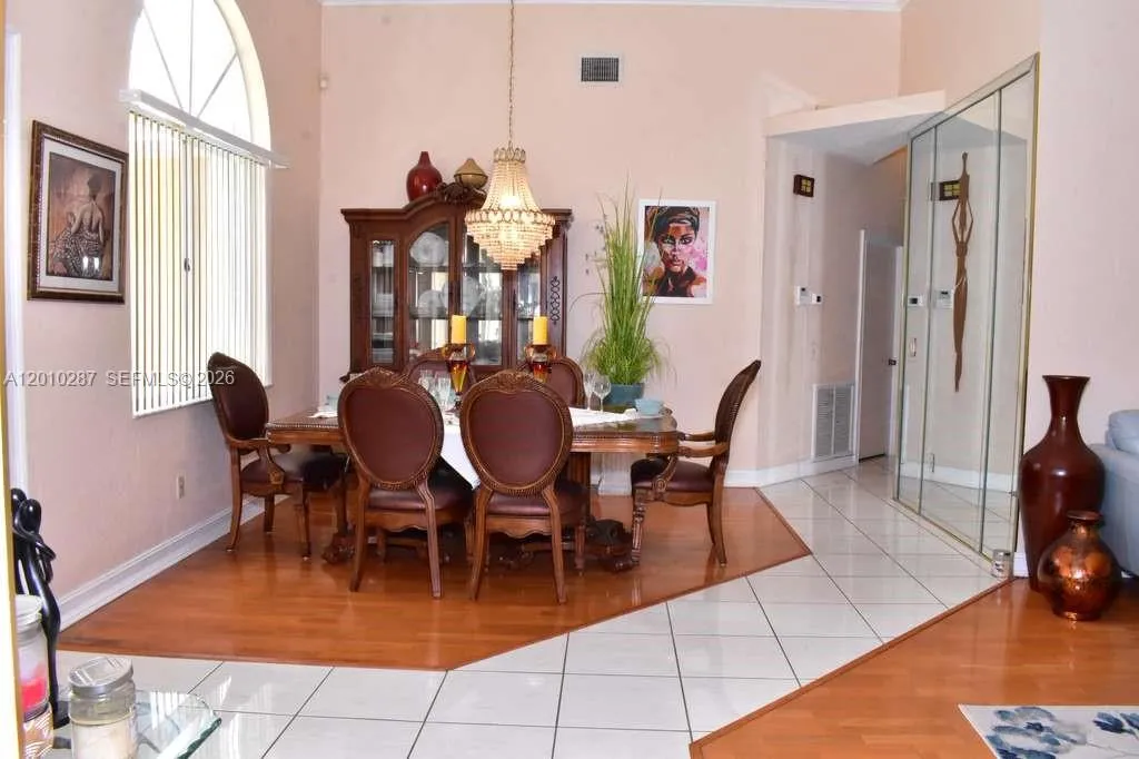 1231 SW 102nd Ave, Pembroke Pines FL 33025