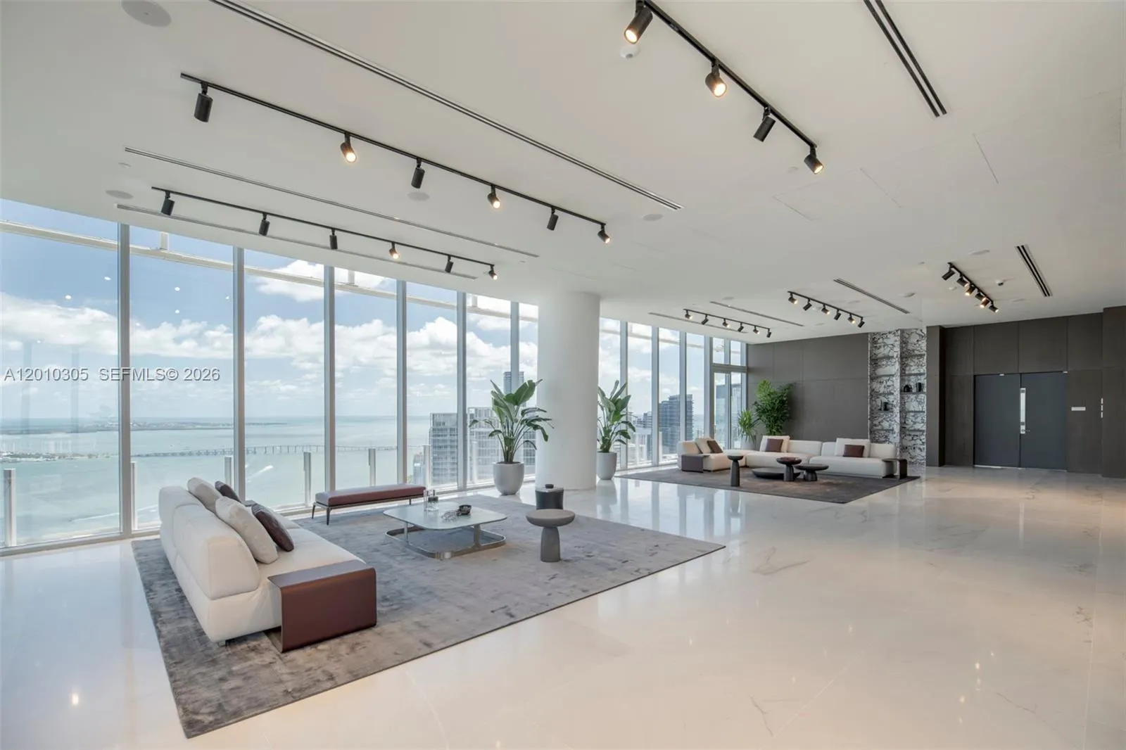 300 Biscayne Boulevard Way # 3503C, Miami FL 33131