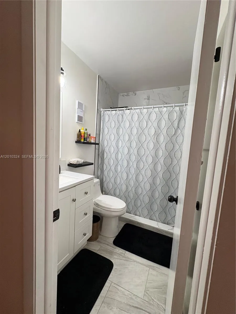 5424 Gate Lake Rd # 5424, Tamarac FL 33319