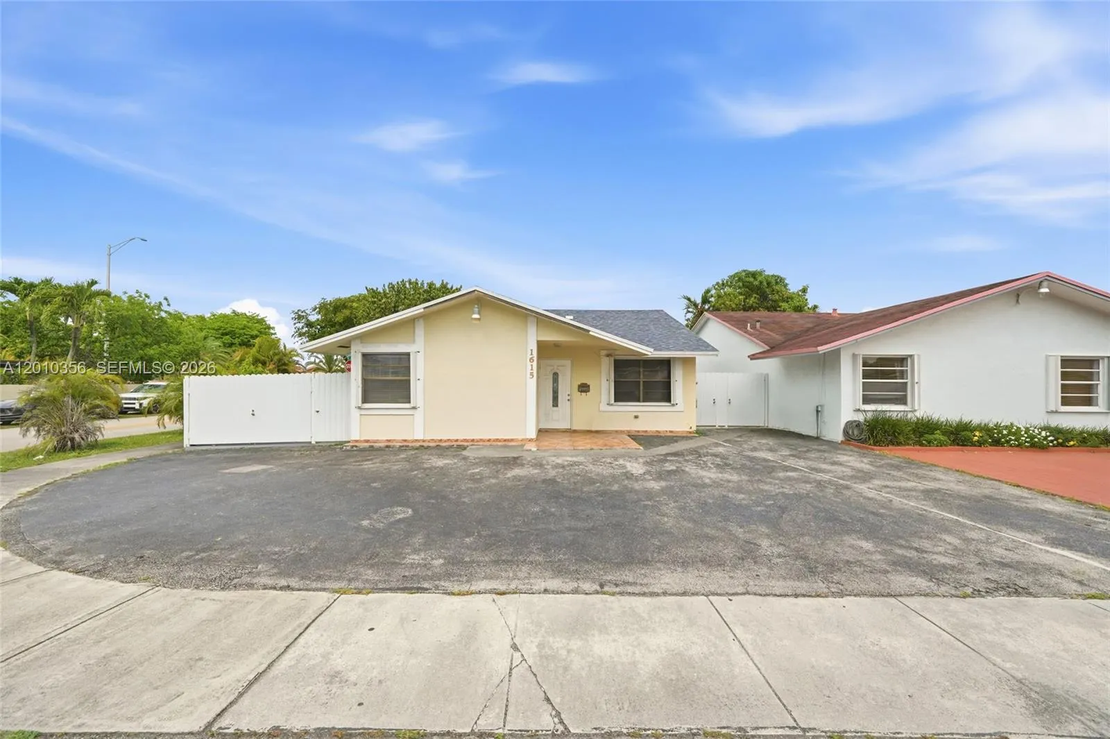 3 bedroom 3 bath for sale at 1615 SW 137th Pl, Miami FL 33175