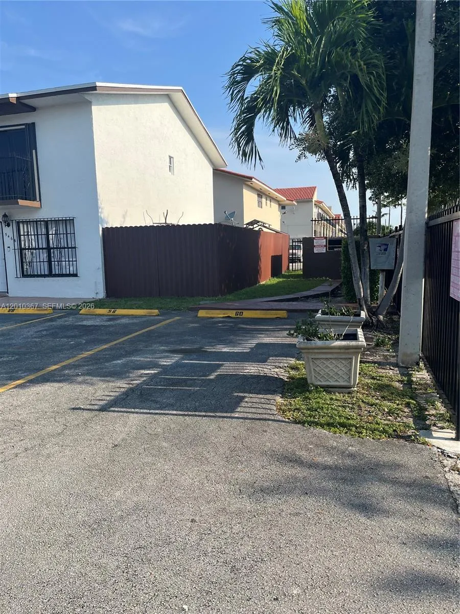 5464 W 26th Ave # D, Hialeah FL 33016