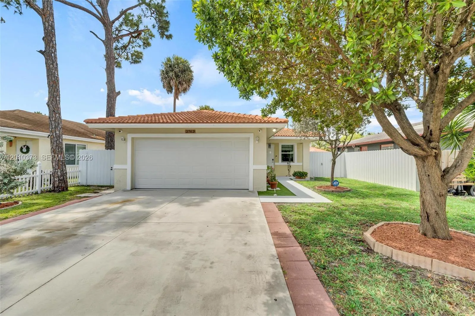 2762 NW 9th Ct, Fort Lauderdale FL 33311