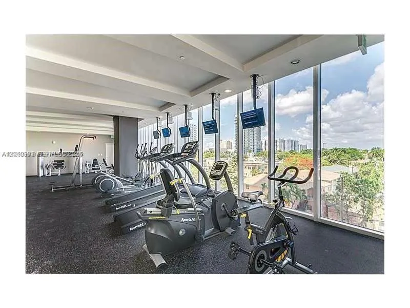 600 NE 27th St # 2001, Miami FL 33137