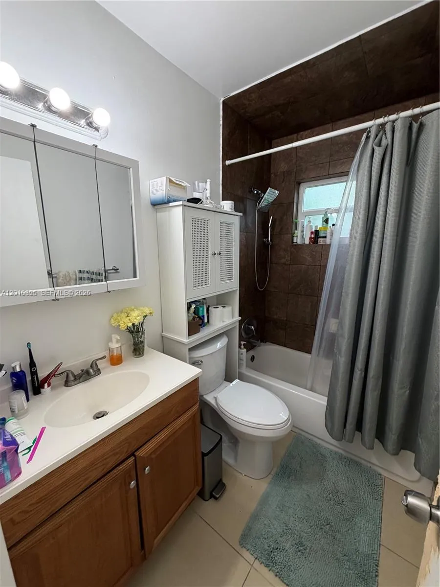 2620 SW 51st St, Dania Beach FL 33312