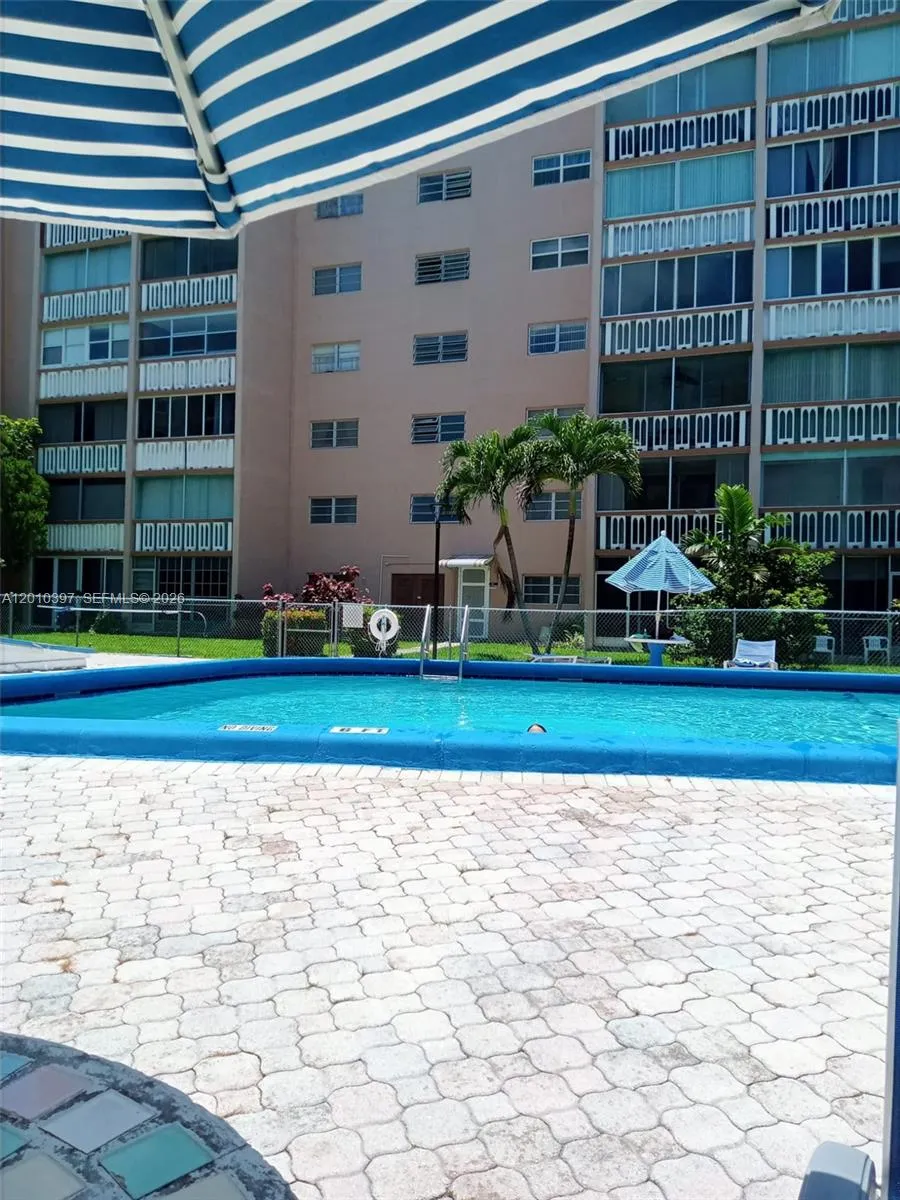 319 NE 14th Ave # 604, Hallandale Beach FL 33009