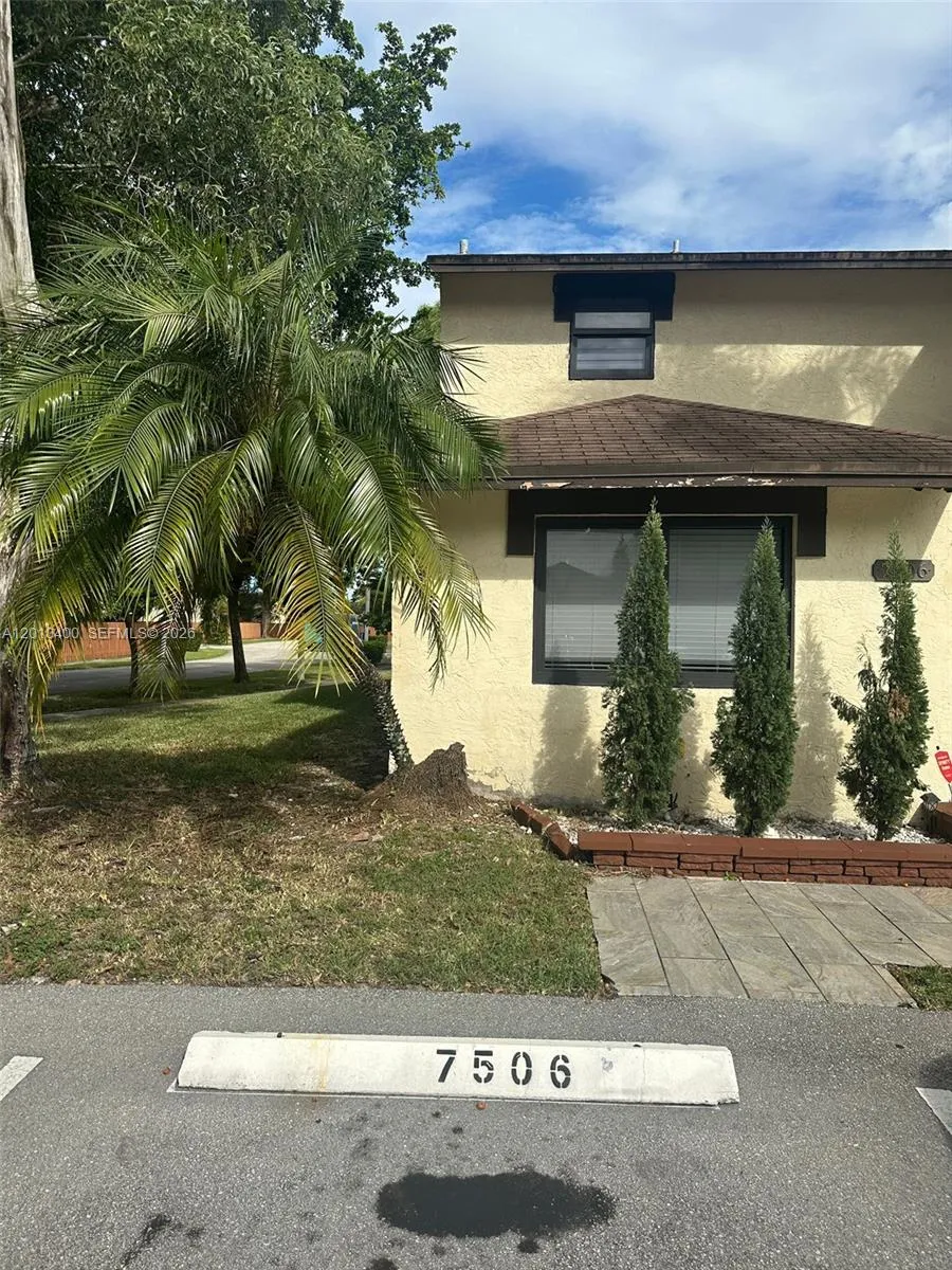 7506 NW 33rd St # 0, Lauderhill FL 33319